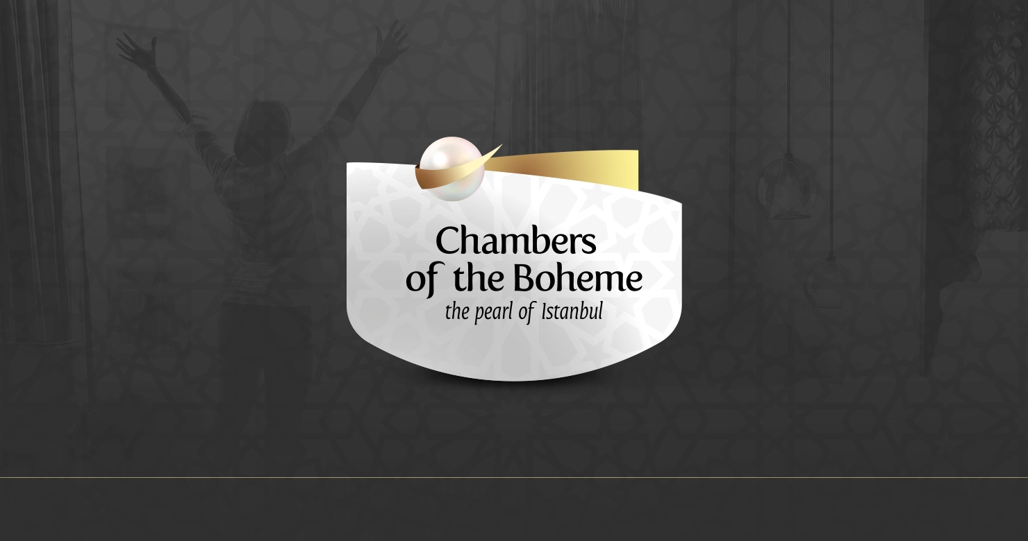 Chambers Of The Boheme Hotel ve Hostel Logo / Beyaz Versiyon